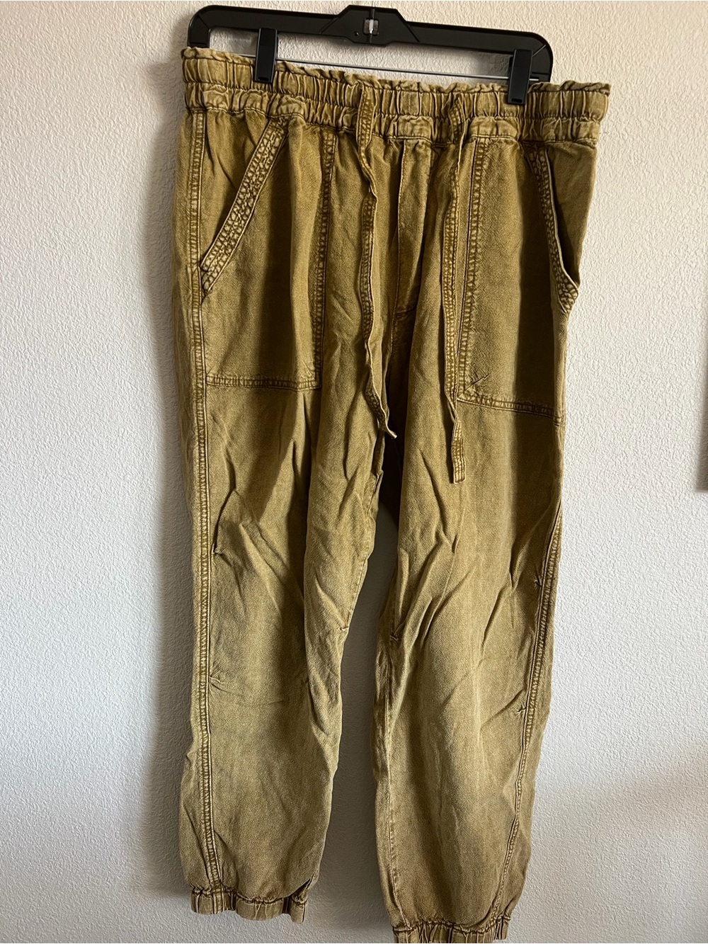 Woman’s Anthropology Drawstring Cargo Jogger Pants - Olive